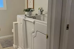 235 S Beach Blvd, Anaheim, CA 92804 - Photo 15