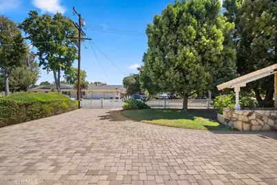 2009 S Eileen Drive, Anaheim, CA 92802 - Photo 5