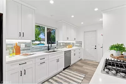 3281 Michigan Avenue, Costa Mesa, CA 92626 - Photo 17