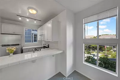 20331 Bluffside #307, Huntington Beach, CA 92646 - Photo 5