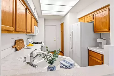 24 Mission Court, Lake Forest, CA 92610 - Photo 7