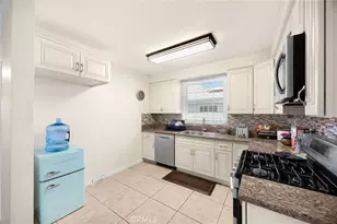 12205 S Halldale, Los Angeles, CA 90047 - Photo 19