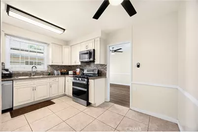 12205 S Halldale, Los Angeles, CA 90047 - Photo 21