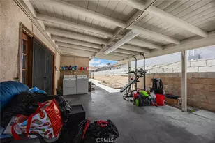 12205 S Halldale, Los Angeles, CA 90047 - Photo 35