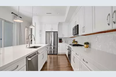 111 Frame, Irvine, CA 92618 - Photo 3