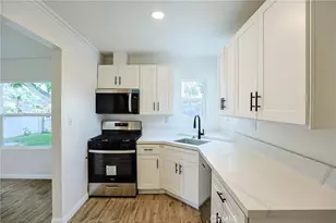 122 N Bewley St, Santa Ana, CA 92703 - Photo 17