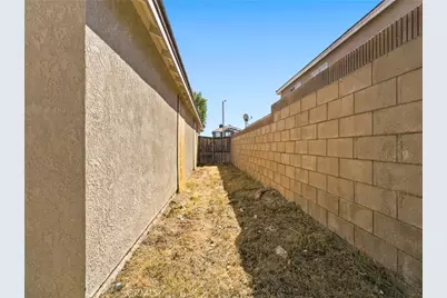 44251 Tahoe Way, Lancaster, CA 93536 - Photo 37