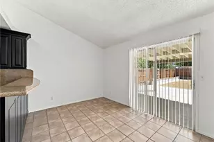 37620 Robin Ln, Palmdale, CA 93550 - Photo 13