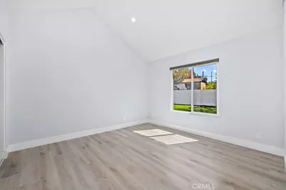 19700 Lull, Los Angeles, CA 91306 - Photo 27