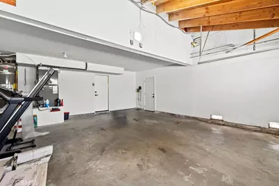 19700 Lull, Los Angeles, CA 91306 - Photo 31