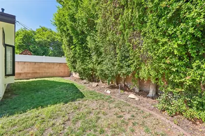 10007 Debra Ave, Granada Hills, CA 91343 - Photo 39