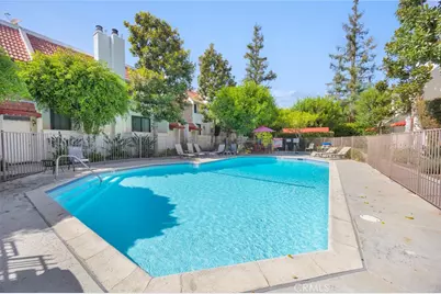 6540 Hayvenhurst Avenue #35, Lake Balboa, CA 91406 - Photo 19
