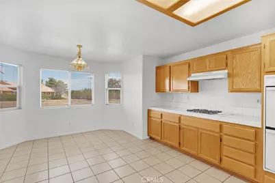 11281 Anaconda Avenue, Victorville, CA 92392 - Photo 17