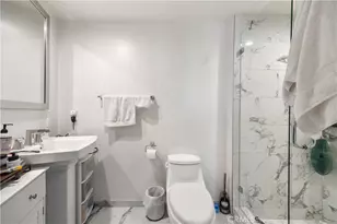 853 S Lucerne, Los Angeles, CA 90005 - Photo 17
