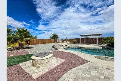 11043 Pinon Avenue, Hesperia, CA 92345 - Photo 17