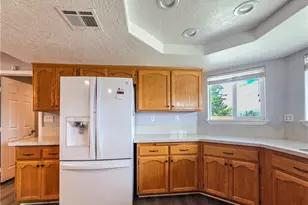 11043 Pinon Ave, Hesperia, CA 92345 - Photo 5