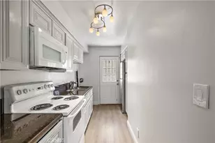 9741 Cornwall Dr, Huntington Beach, CA 92646 - Photo 11