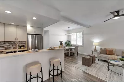 2000 Pacific Coast Highway #203, Huntington Beach, CA 92648 - Photo 3