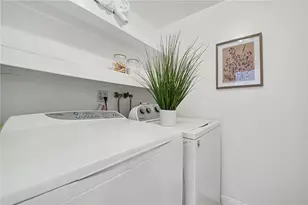 11667 Gorham, Los Angeles, CA 90049 - Photo 21