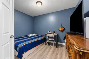907 E 109th, Los Angeles, CA 90059 - Photo 9