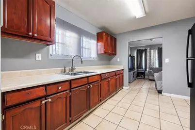 907 E 109th, Los Angeles, CA 90059 - Photo 25