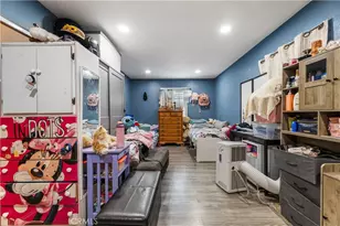 907 E 109th, Los Angeles, CA 90059 - Photo 11