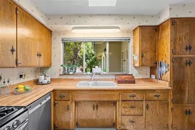 2040 W Embassy Ave, Anaheim, CA 92804 - Photo 7