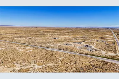 47004 Challenger Way, Lancaster, CA 93535 - Photo 5