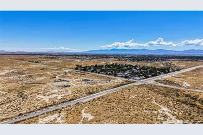 47004 Challenger Way, Lancaster, CA 93535 - Photo 11