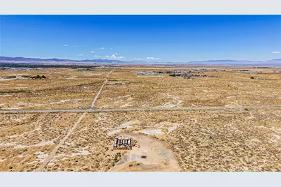 47712 Challenger Way, Lancaster, CA 93535 - Photo 7