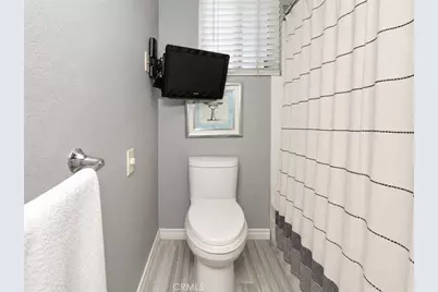 11751 Hortense, Valley Village, CA 91607 - Photo 27