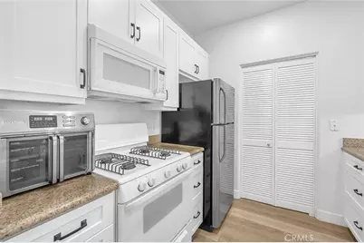 2120 Watermarke, Irvine, CA 92612 - Photo 11