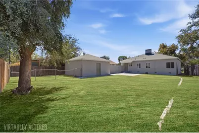 250 Holtby, Bakersfield, CA 93304 - Photo 23