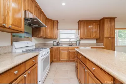 545 E Spruce St, Ontario, CA 91761 - Photo 7