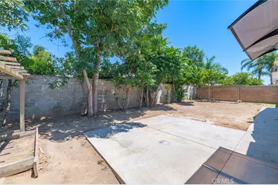 545 E Spruce St, Ontario, CA 91761 - Photo 25