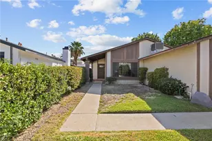 28018 Banjo Cir, Castaic, CA 91384 - Photo 5
