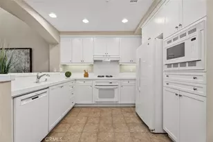 44 Burlingame, Irvine, CA 92602 - Photo 17