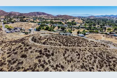 23000 Surfside Court, Canyon Lake, CA 92587 - Photo 17