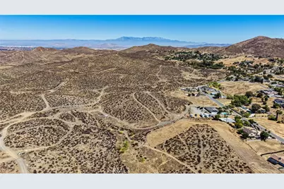 23000 Surfside Court, Canyon Lake, CA 92587 - Photo 9