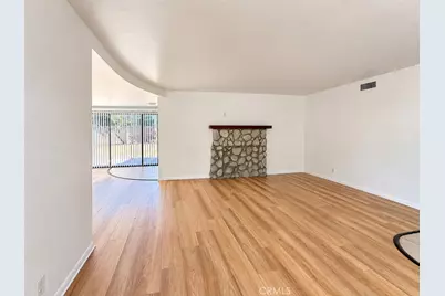 7919 Lasaine Avenue, Northridge, CA 91325 - Photo 5