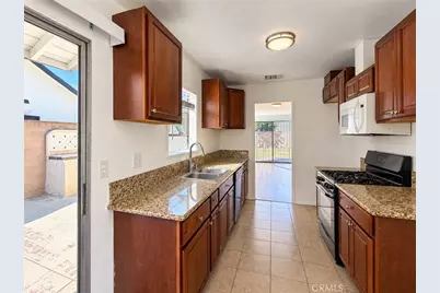 7919 Lasaine Avenue, Northridge, CA 91325 - Photo 7