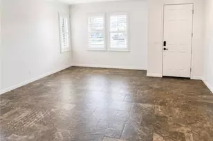35579 Country Creek Dr, Yucaipa, CA 92399 - Photo 9
