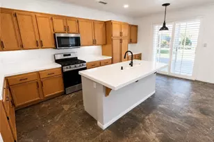 35579 Country Creek Dr, Yucaipa, CA 92399 - Photo 3