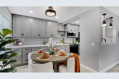 27 Christamon, Irvine, CA 92620 - Photo 5