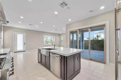 128 Character, Irvine, CA 92618 - Photo 15