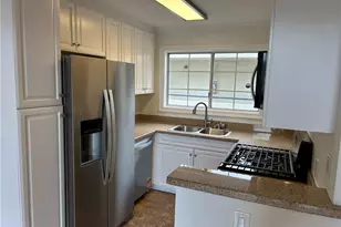 21520 Burbank, Woodland Hills, CA 91367 - Photo 5
