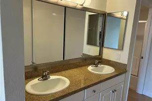 21520 Burbank, Woodland Hills, CA 91367 - Photo 9