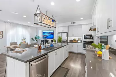 142 Allusion, Irvine, CA 92618 - Photo 3