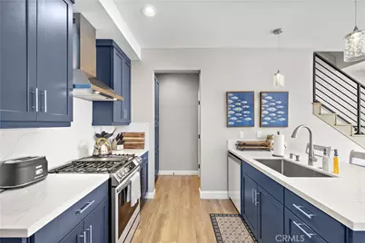 506 Clubhouse Avenue, Newport Beach, CA 92663 - Photo 11