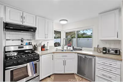 936 Hollow Brook, Costa Mesa, CA 92626 - Photo 19